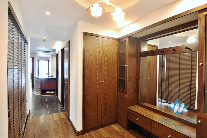 A 4 bedroom apartment with stunning lake view on Xuan dieu, Tay ho, Ha noi